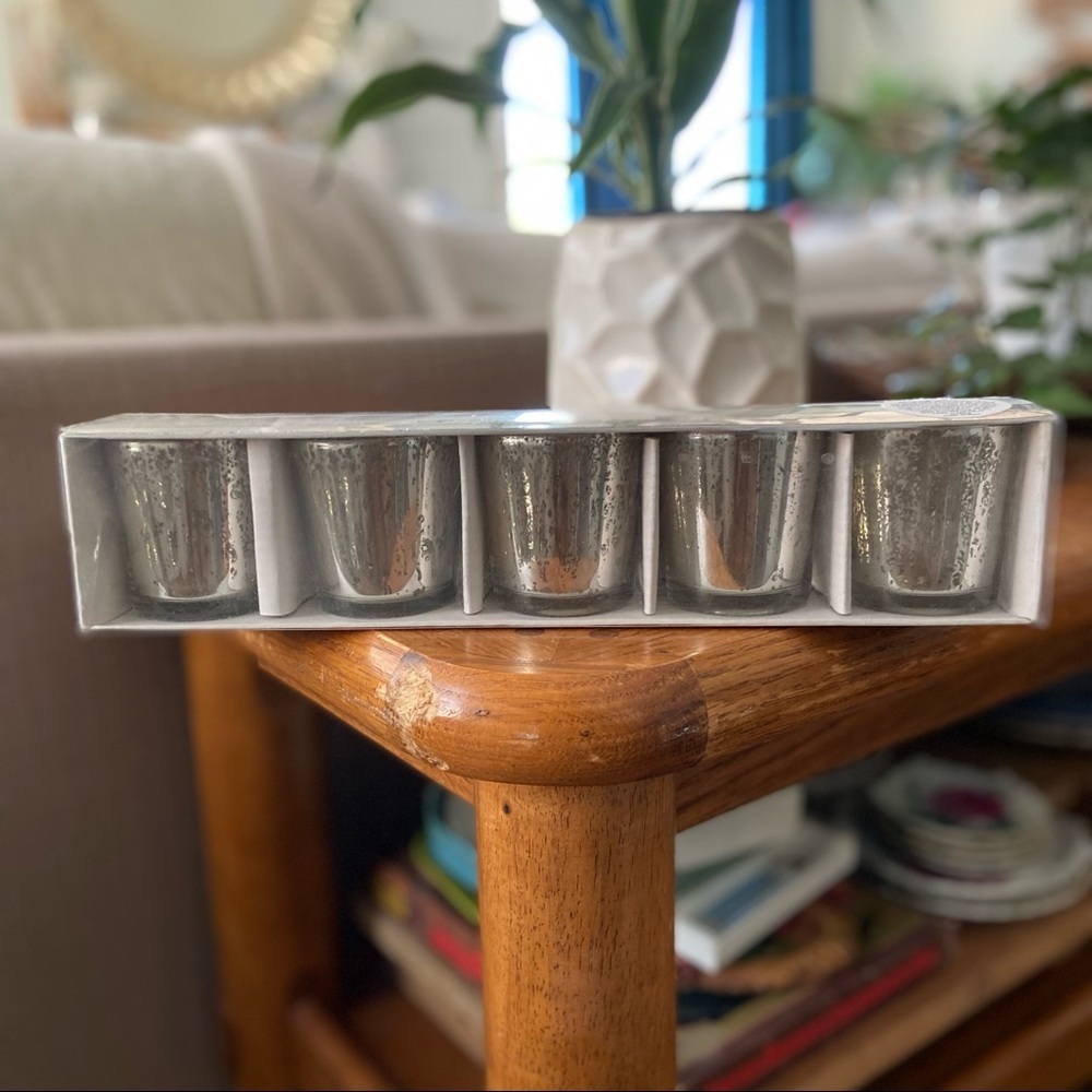 One Set of 5 Shimmering Silver Votives - Picture 3 of 4
